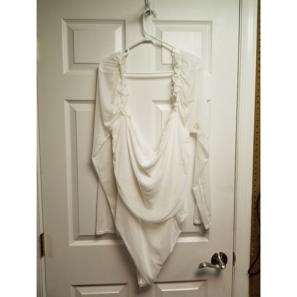 Pretty Little Thing Plus Size White Mesh Ruched Frill Ruffle Longsleeve Bodysuit - Picture 2 of 16